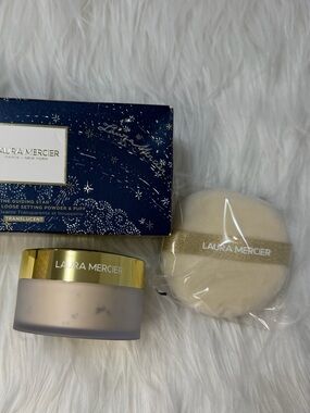 Laura Mercier Translucent Loose Setting Powder with Puff